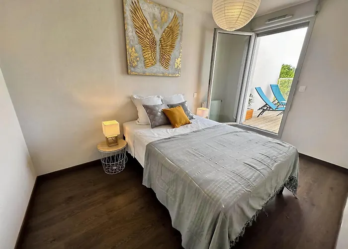 Holiday home Lumineuse T3 - Proche Aeroport Meett Airbus *