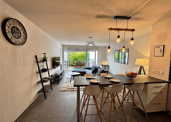 Holiday home Lumineuse T3 - Proche Aeroport Meett Airbus Aussonne